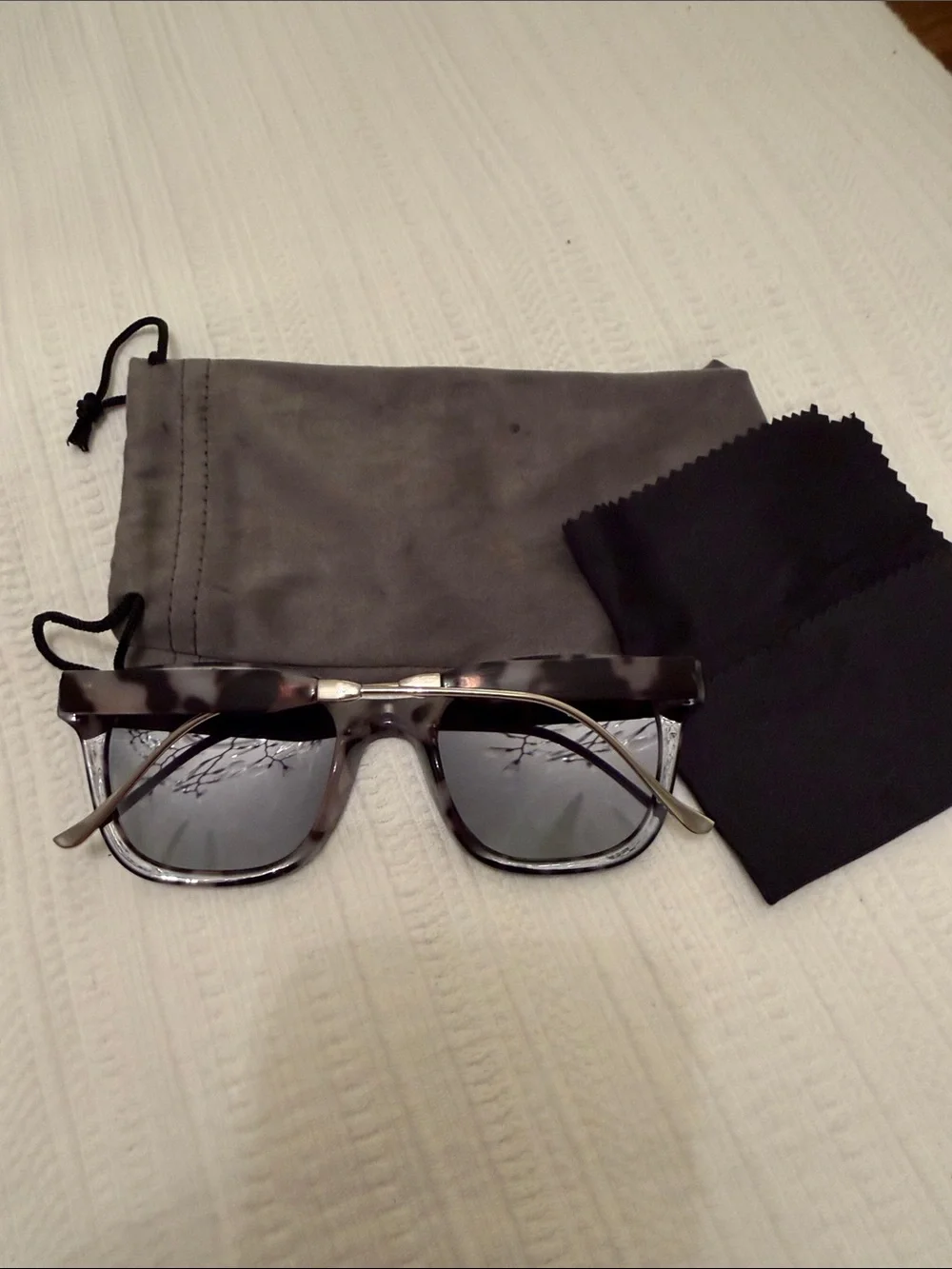 Gray Tortoiseshell Sunglasses with Pouch